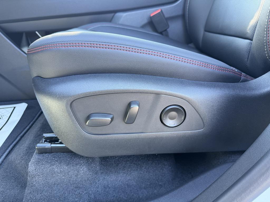 new 2026 Chevrolet Traverse car, priced at $55,290