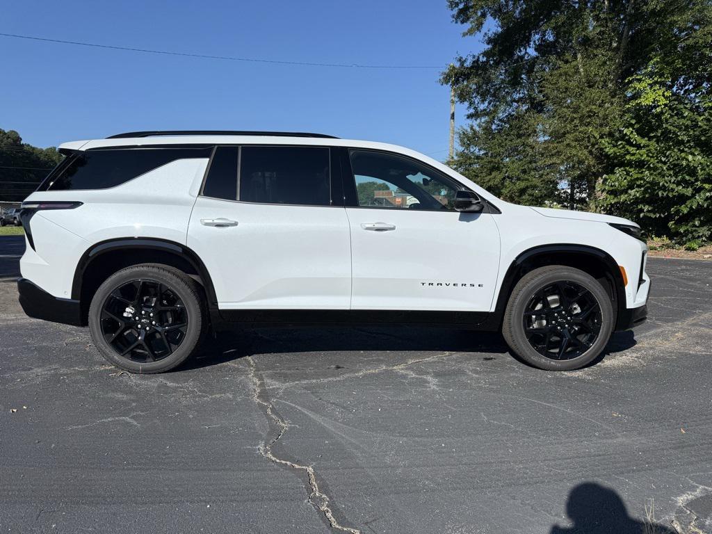 new 2026 Chevrolet Traverse car, priced at $55,290