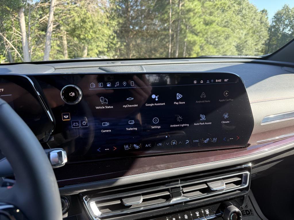 new 2026 Chevrolet Traverse car, priced at $55,290