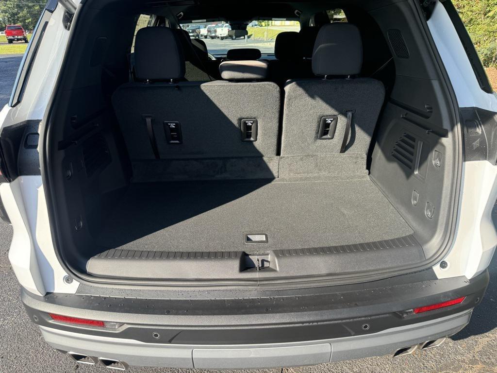 new 2026 Chevrolet Traverse car, priced at $39,695