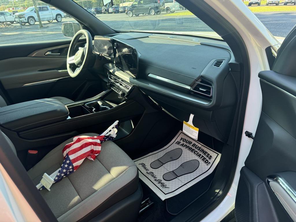 new 2026 Chevrolet Traverse car, priced at $39,695