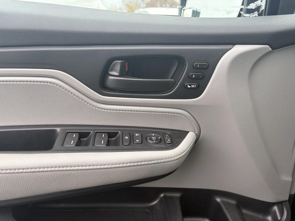 used 2023 Honda Odyssey car, priced at $36,428