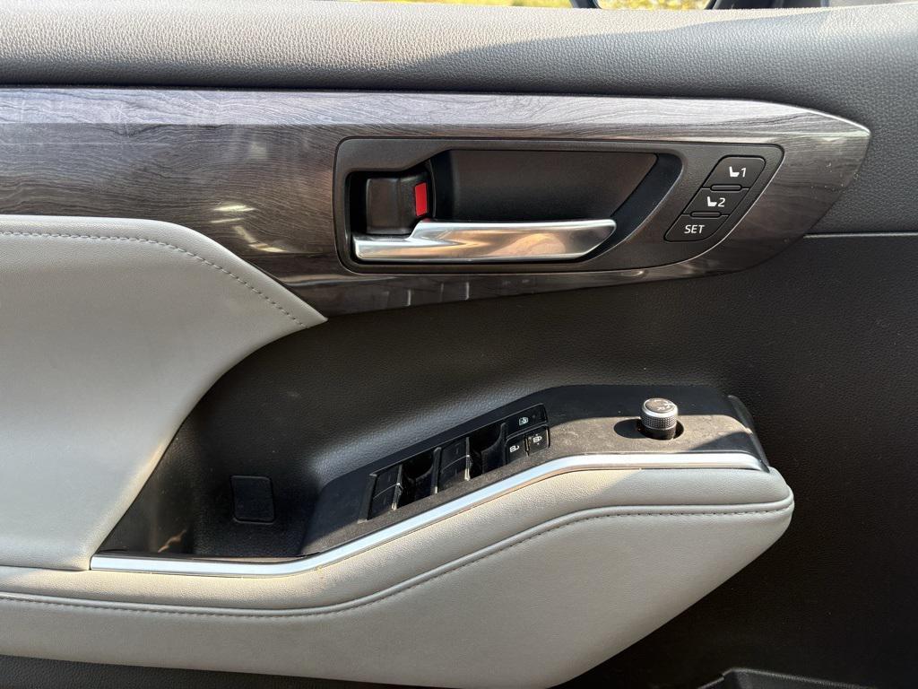 used 2022 Toyota Highlander car, priced at $42,415