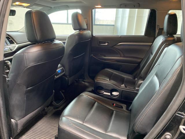 used 2019 Toyota Highlander Hybrid car, priced at $32,565