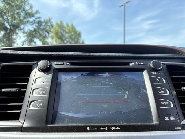used 2019 Toyota Highlander car, priced at $28,957
