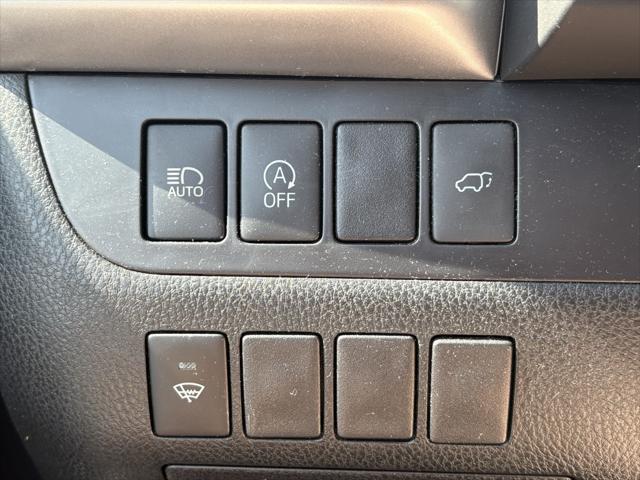 used 2019 Toyota Highlander car, priced at $28,957