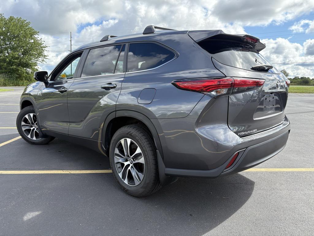 used 2023 Toyota Highlander car, priced at $39,633
