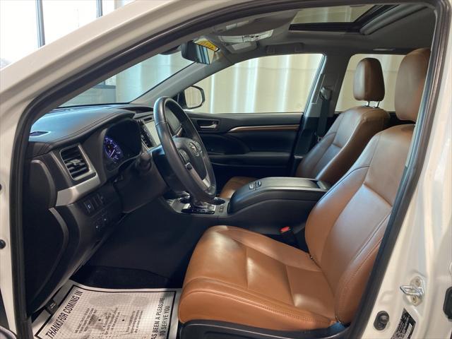 used 2019 Toyota Highlander Hybrid car, priced at $29,978