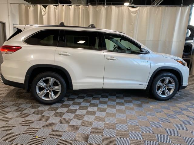 used 2019 Toyota Highlander Hybrid car, priced at $29,978