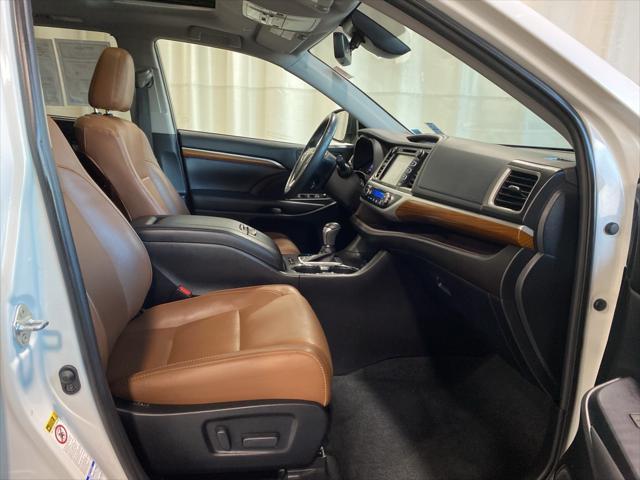 used 2019 Toyota Highlander Hybrid car, priced at $29,978