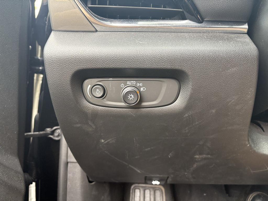 used 2023 Chevrolet Traverse car, priced at $33,637