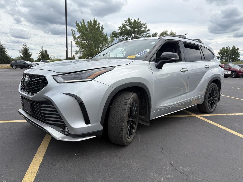 used 2023 Toyota Highlander car, priced at $40,742