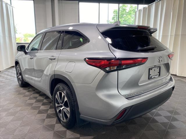 used 2020 Toyota Highlander car, priced at $30,282