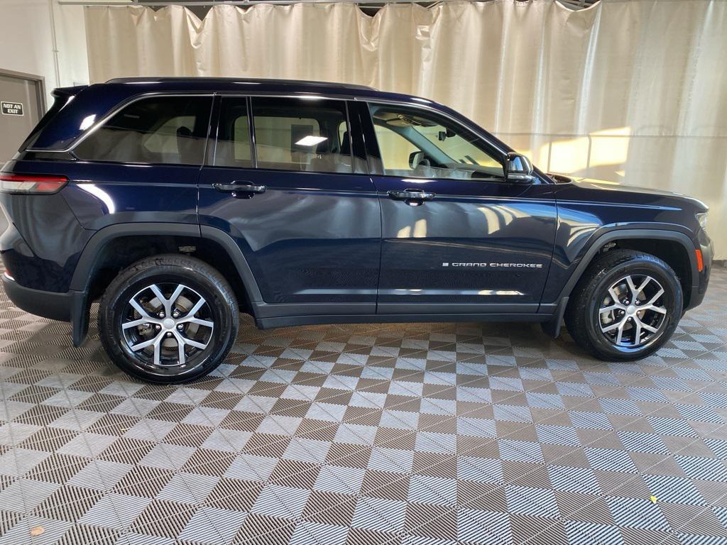 used 2023 Jeep Grand Cherokee car, priced at $33,342