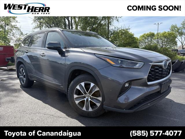 used 2023 Toyota Highlander Hybrid car, priced at $42,854