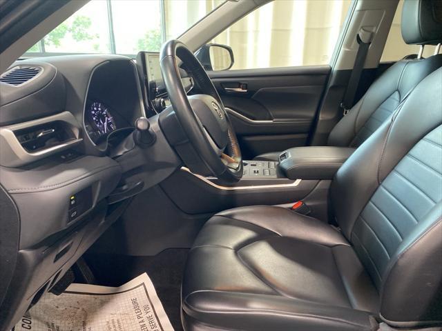 used 2022 Toyota Highlander car, priced at $39,721