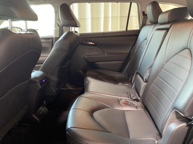 used 2022 Toyota Highlander car, priced at $39,721