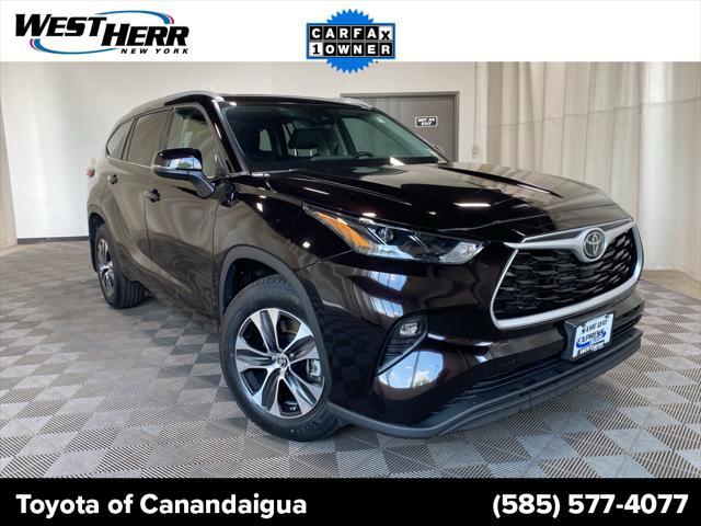 used 2022 Toyota Highlander car, priced at $39,421