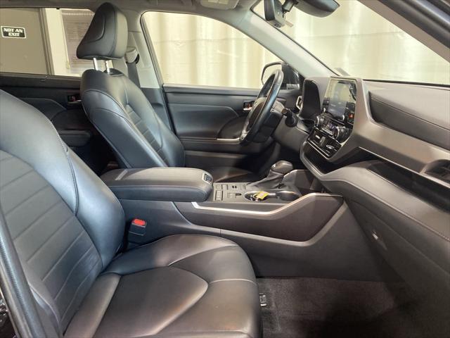 used 2022 Toyota Highlander car, priced at $39,721