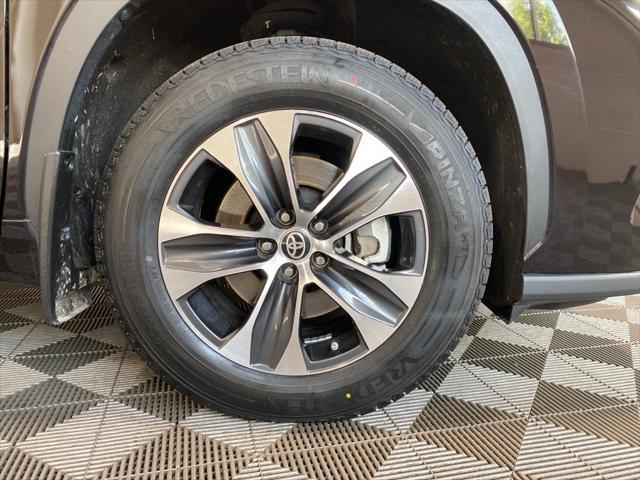 used 2022 Toyota Highlander car, priced at $39,721
