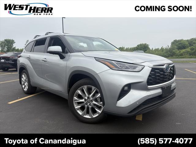 used 2024 Toyota Highlander Hybrid car, priced at $52,995