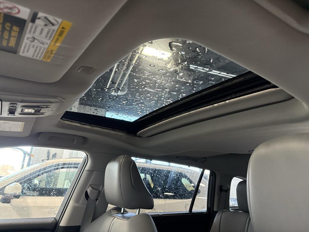 used 2021 Toyota Highlander car, priced at $28,995