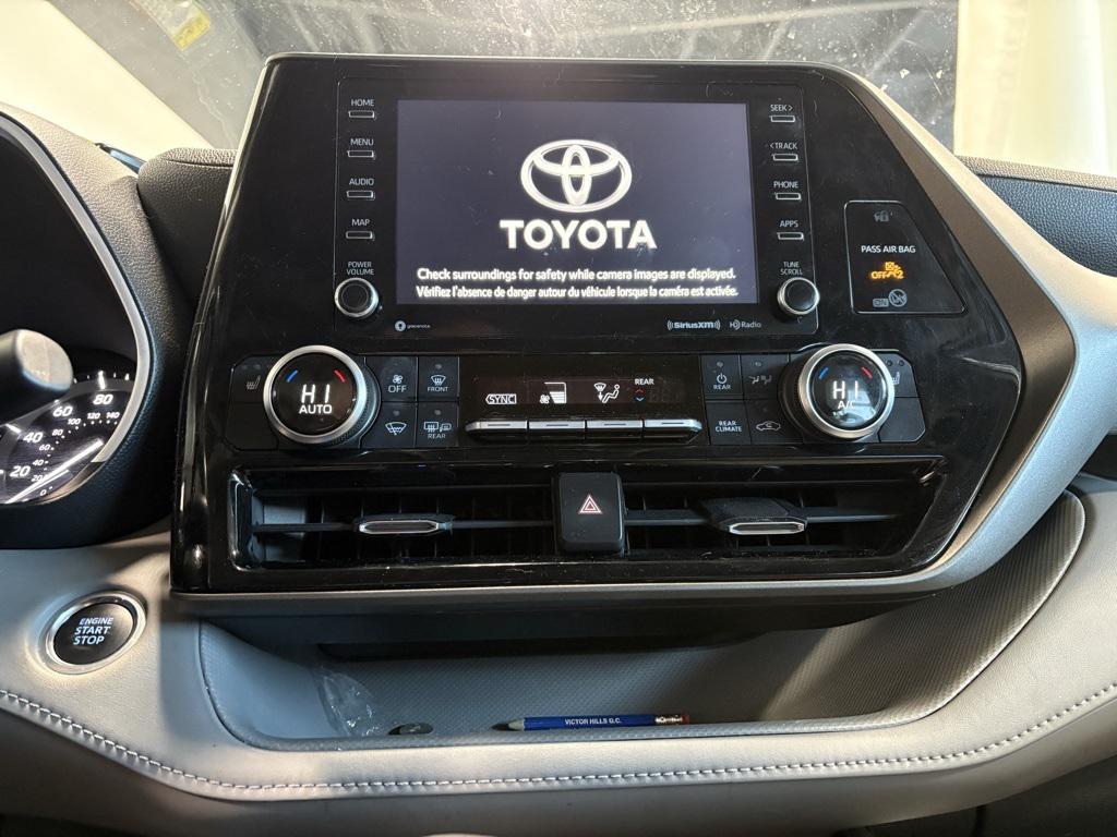 used 2021 Toyota Highlander car, priced at $28,995