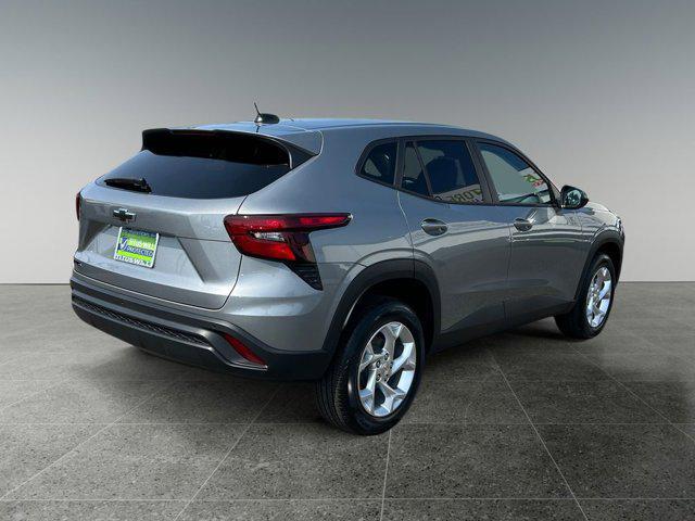 new 2025 Chevrolet Trax car, priced at $23,560