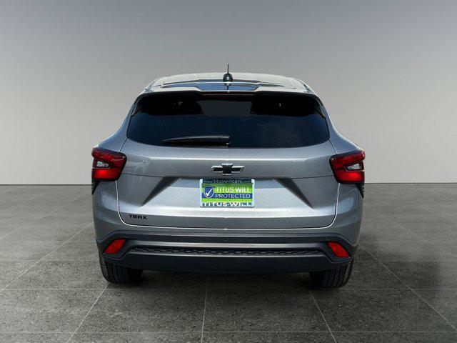 new 2025 Chevrolet Trax car, priced at $23,560