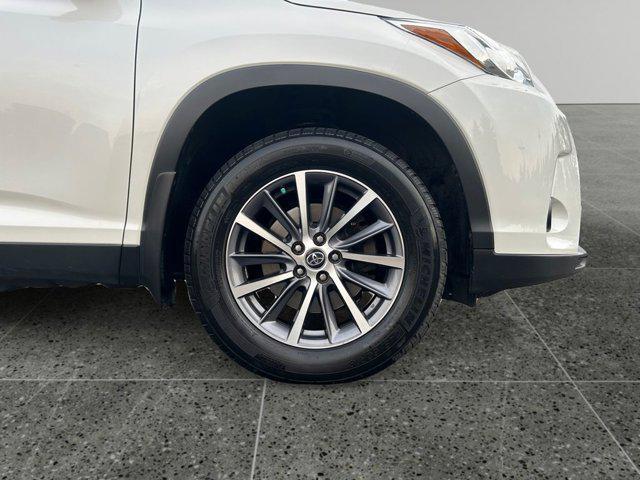 used 2019 Toyota Highlander car, priced at $27,288