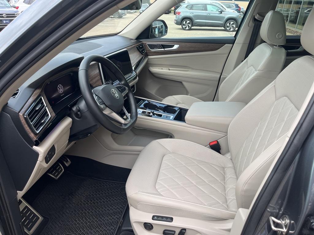 used 2024 Volkswagen Atlas car, priced at $45,995