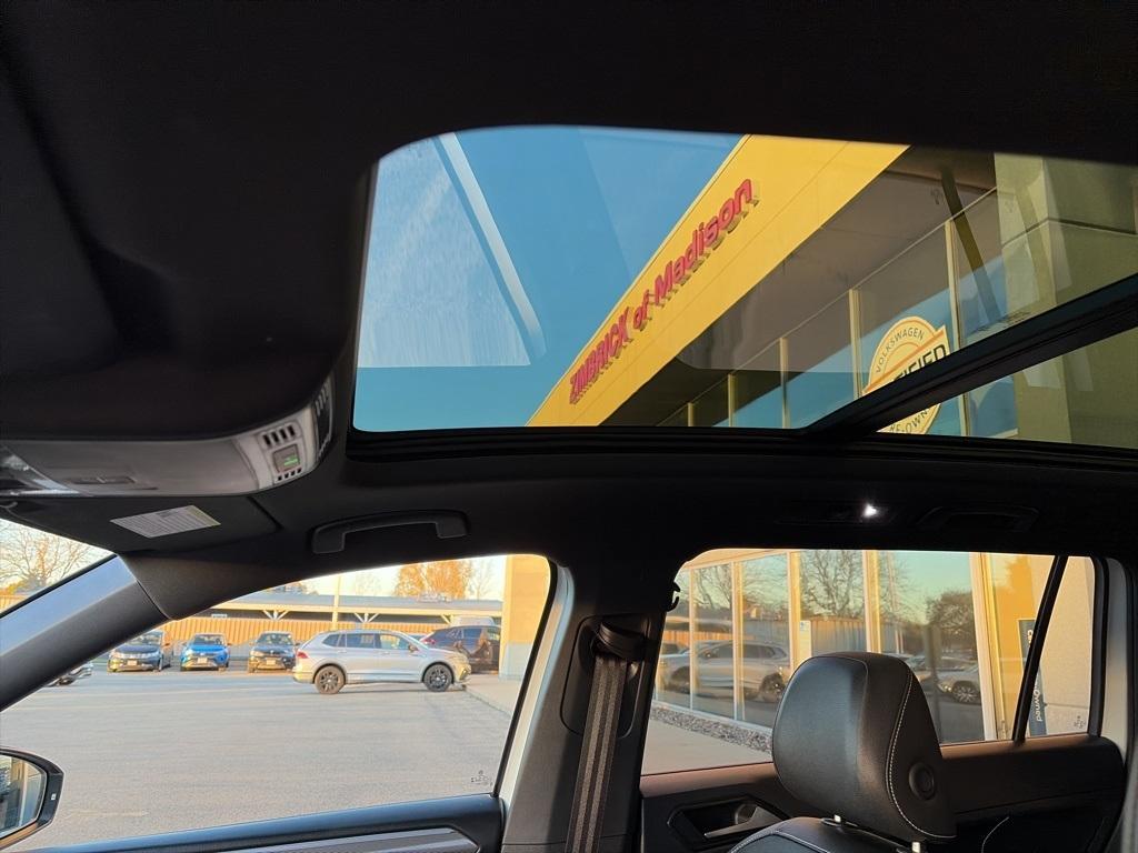 used 2024 Volkswagen Tiguan car, priced at $30,995