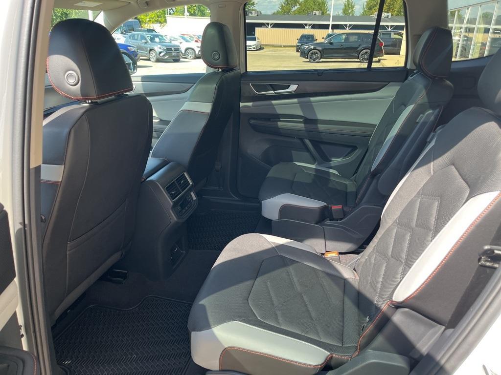 used 2025 Volkswagen Atlas car, priced at $40,999