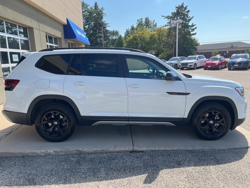 used 2025 Volkswagen Atlas car, priced at $40,999