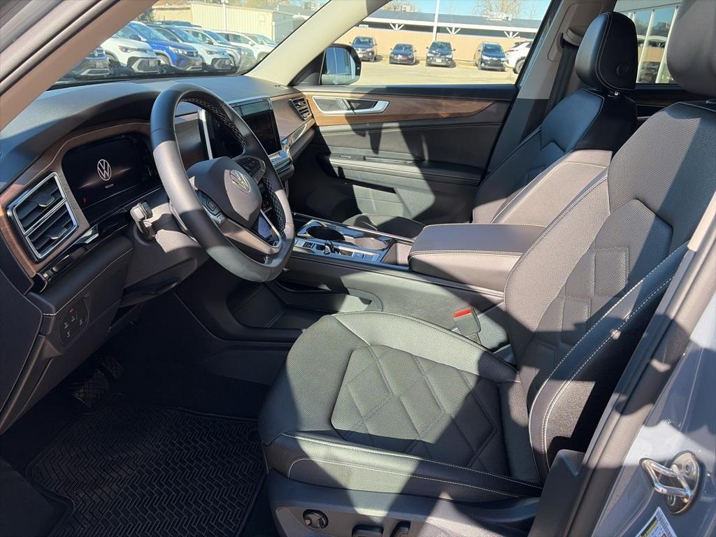 used 2025 Volkswagen Atlas car, priced at $39,995