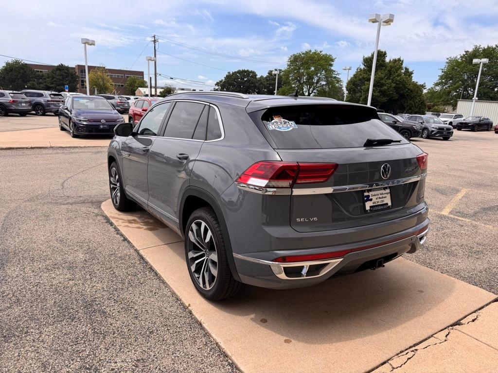 used 2020 Volkswagen Atlas Cross Sport car, priced at $20,995