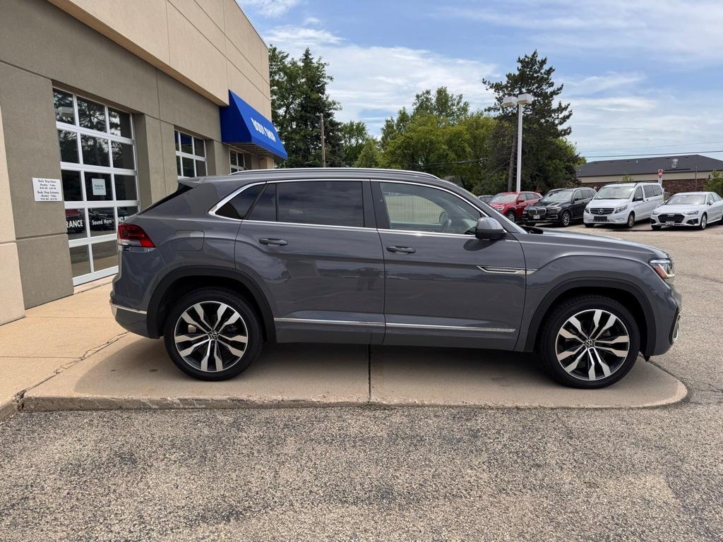used 2020 Volkswagen Atlas Cross Sport car, priced at $20,995