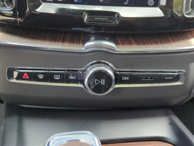 used 2023 Volvo XC60 car, priced at $38,995