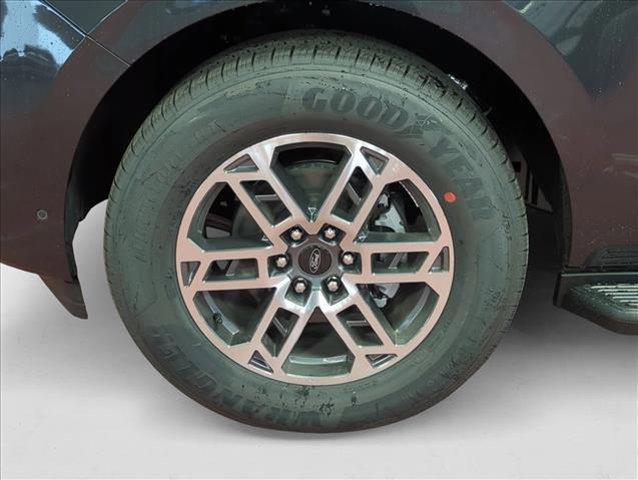 new 2025 Ford Expedition car, priced at $67,607