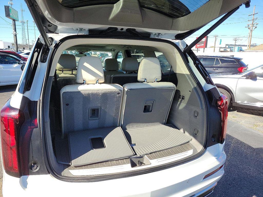 used 2022 Cadillac XT6 car, priced at $34,450