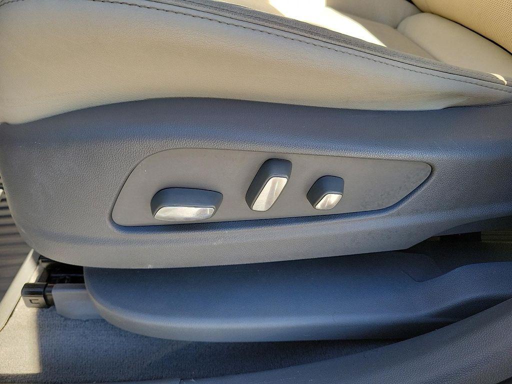 used 2022 Cadillac XT6 car, priced at $34,450