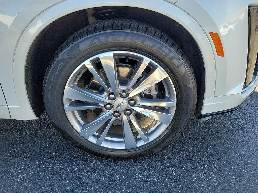 used 2022 Cadillac XT6 car, priced at $34,450