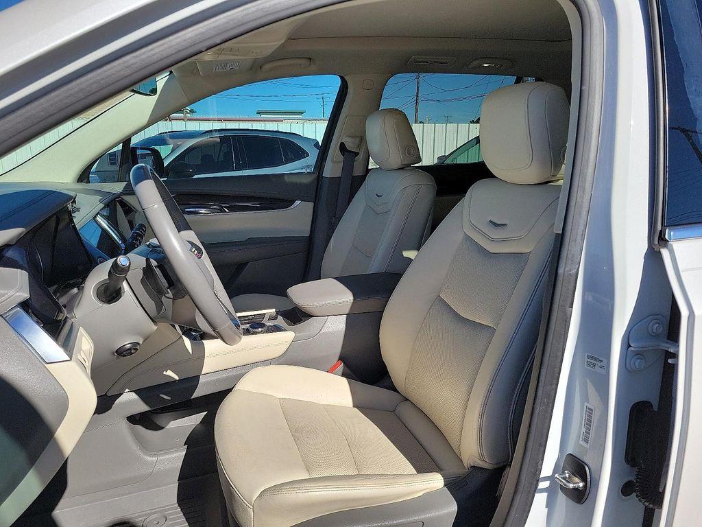 used 2022 Cadillac XT6 car, priced at $34,450