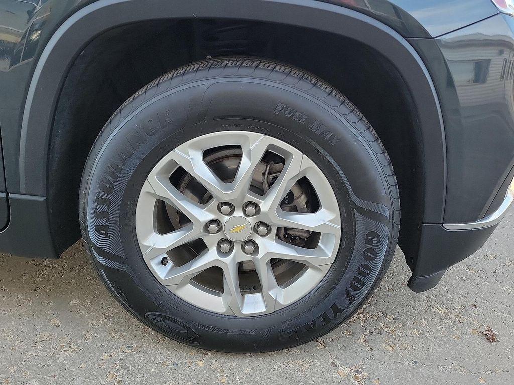used 2021 Chevrolet Traverse car, priced at $28,995