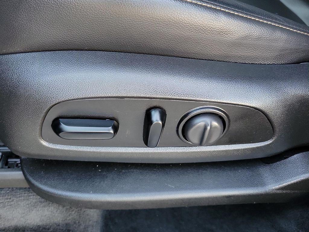 used 2021 Chevrolet Traverse car, priced at $28,995