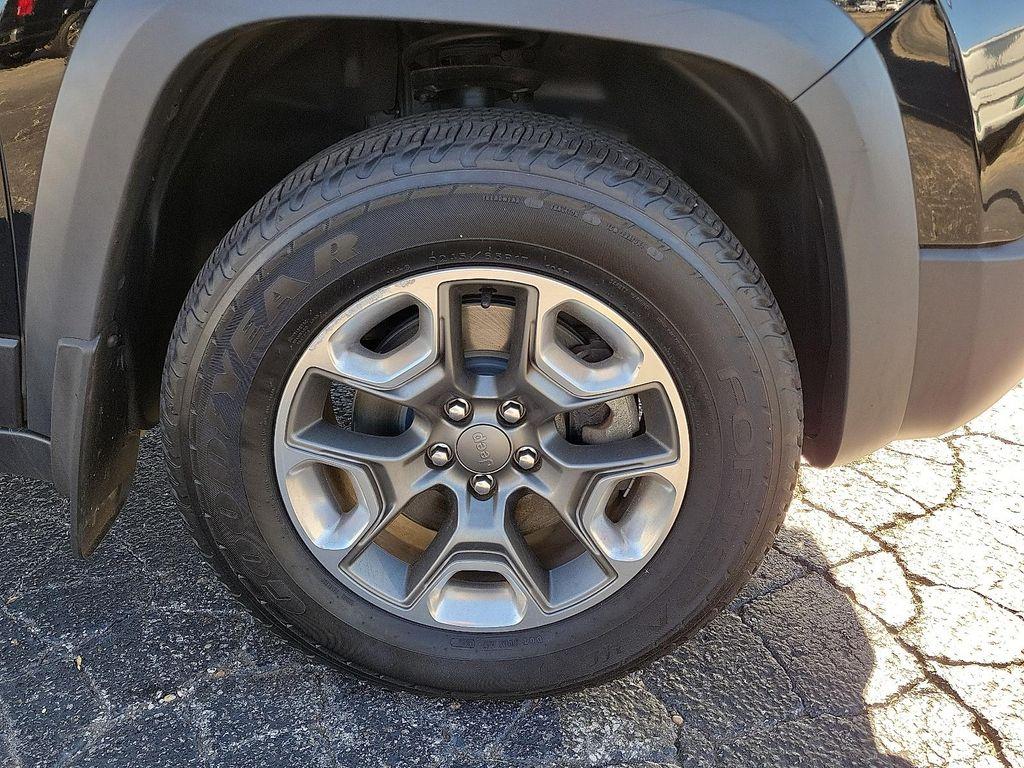 used 2019 Jeep Cherokee car, priced at $21,980