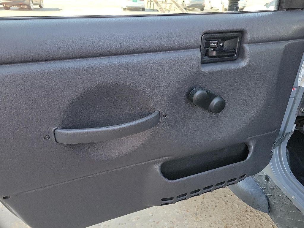 used 2001 Jeep Wrangler car, priced at $9,995