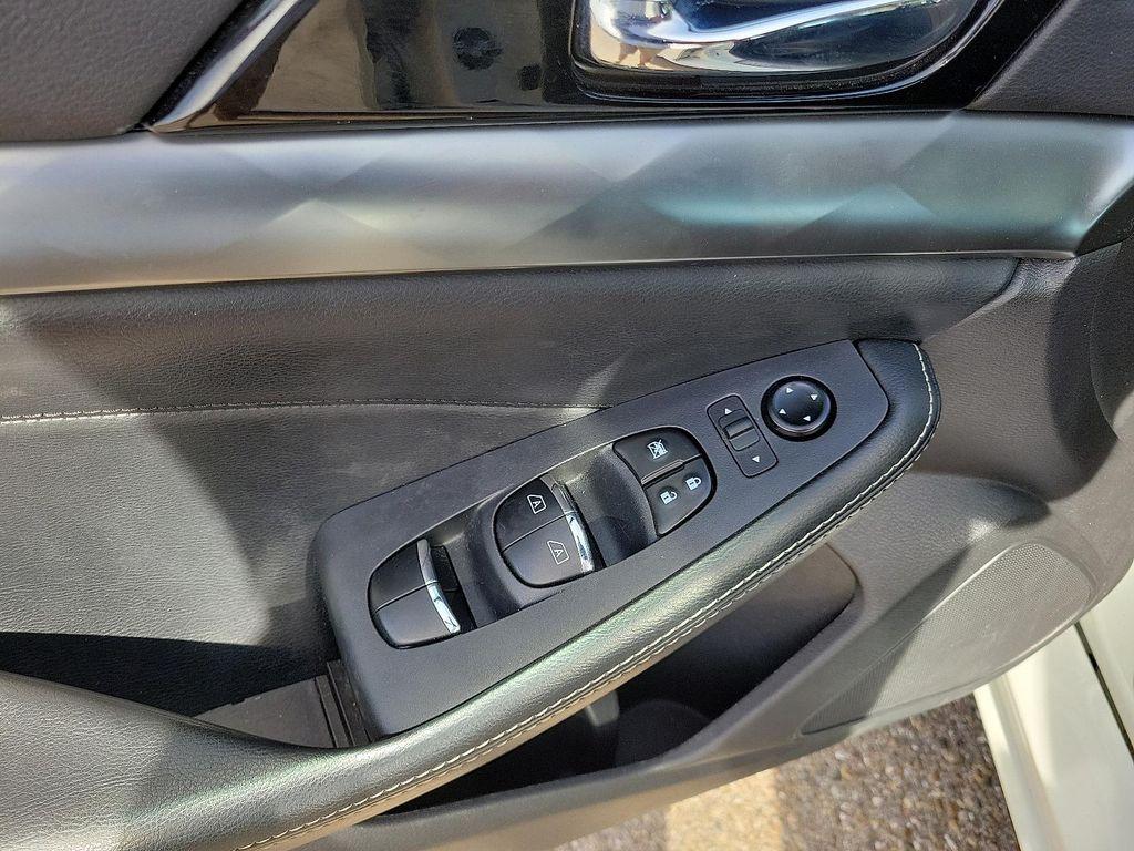 used 2023 Nissan Maxima car, priced at $24,995