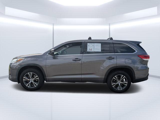 used 2018 Toyota Highlander car, priced at $13,777