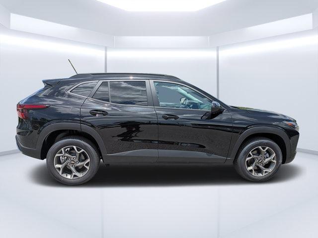 new 2025 Chevrolet Trax car, priced at $24,211